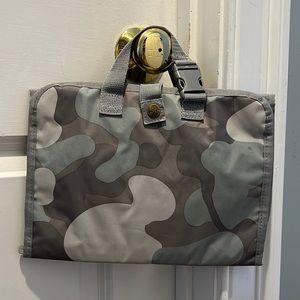 Fold and Hang Travel Organizer-Soft Camo